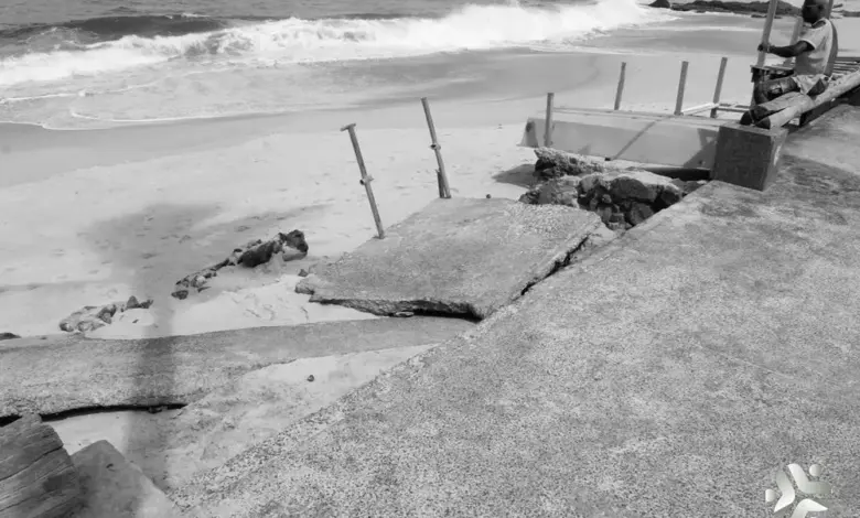 trecho de Orla de Amaralina continua abandonado
