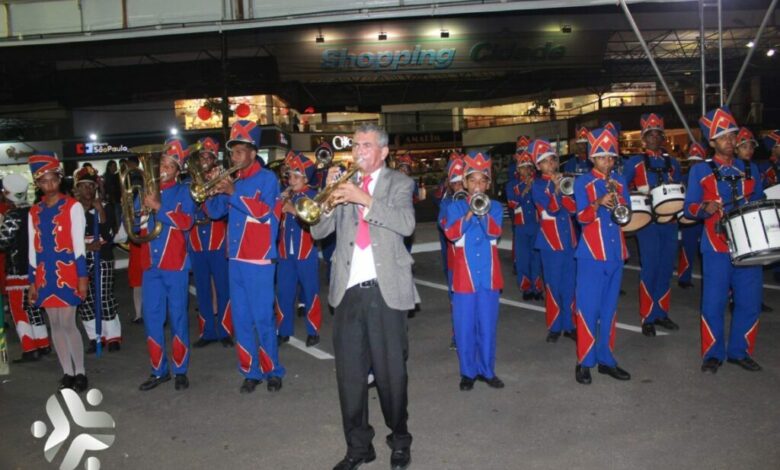 Fanfarra do Colégio Municipal Teodoro Sampaio se prepara para o desfile da Independência