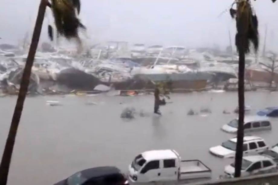 Furacão Irma causa devastação no Caribe e provoca destruição.