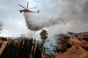 Maior incêndio da história consome 21 mil m² na cidade de Los Angeles – Califórnia 