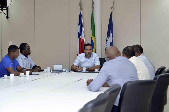 Bruno Reis reúne representante do Connegro no Palácio Thomé de Souza 3