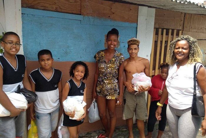 Escola Tia Gil promoveu ação social para moradores do Pé Preto2