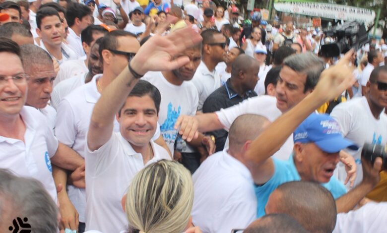 ACM Neto marca presença no cortejo do Bonfim e é recebido com festa pela população6