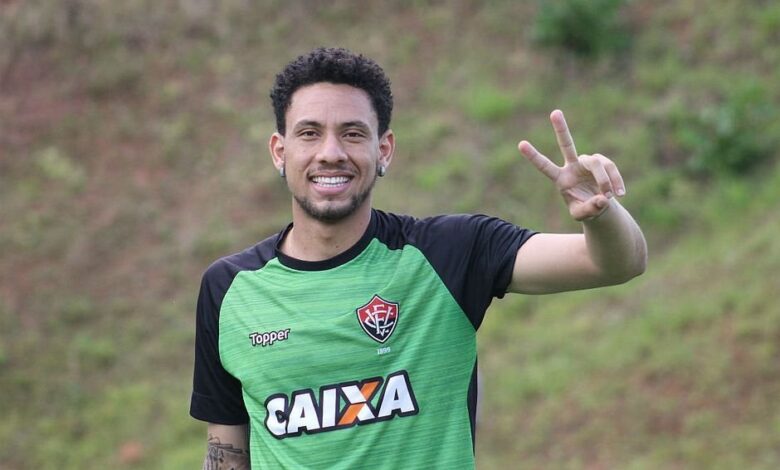 Goleiro do vitória Morre em acidente de carro