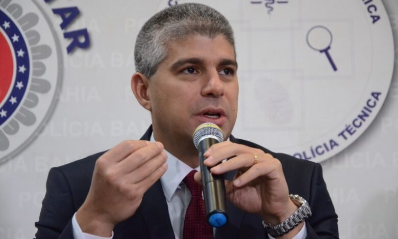 Secretário Maurício Barbosa rebate as duras criticas de Neto