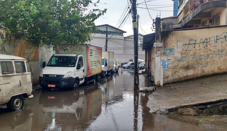 Moradores e Comerciantes reclamam das enchentes na Chapada do Rio Vermelho