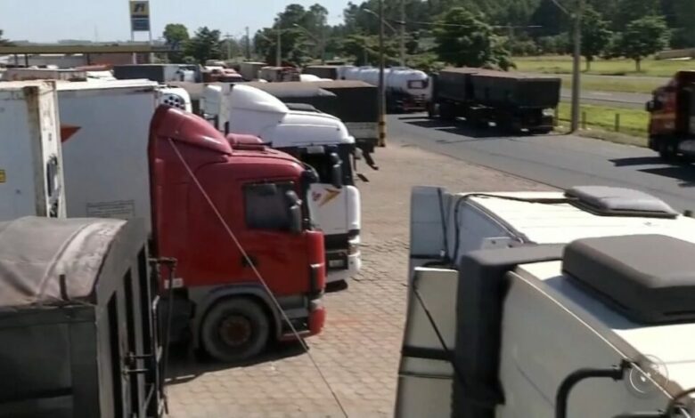 Caminhoneiros deixa cidades da Bahia sem combustíveis
